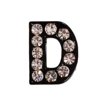 Fekete betűk a névre szóló karkötőhöz